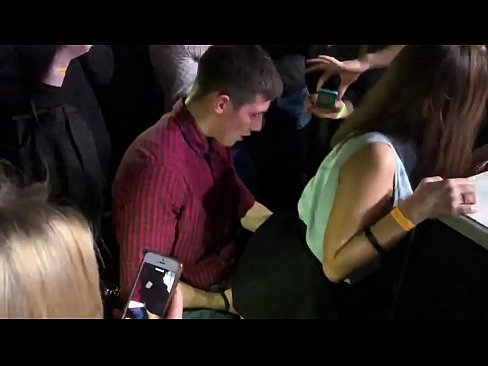 ❤️ Sesso reale in un nightclub russo. Ragazza russa di 18 anni nell'ano e nella vagina scopata in un nightclub ❤❌  Sessoal it.liporno.ru ❌❤